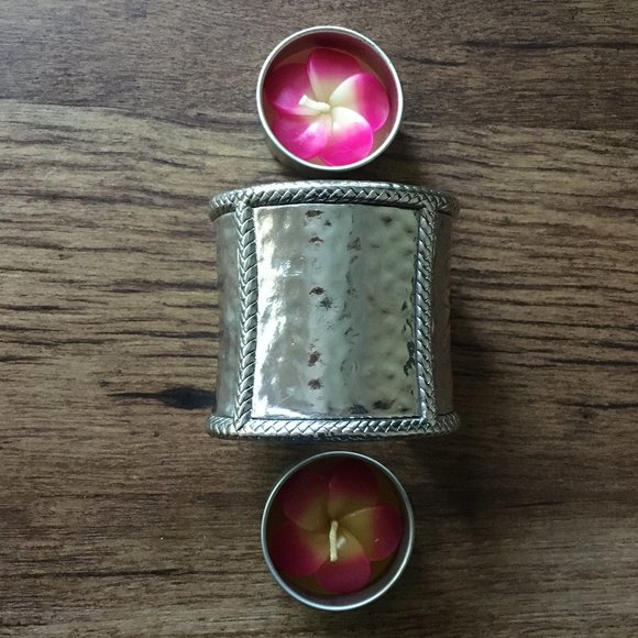 Pebbled Silver Cuff - Picture 2 of 13